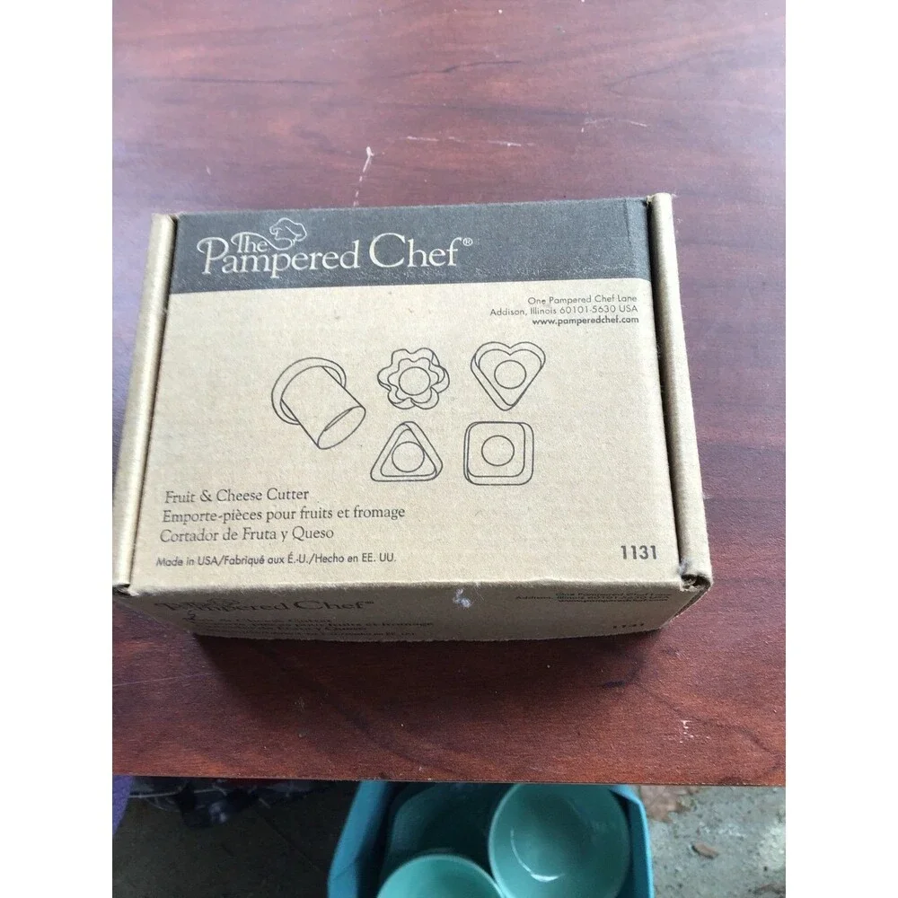 The Pampered Chef Fruit&Cheese Cutter NIB